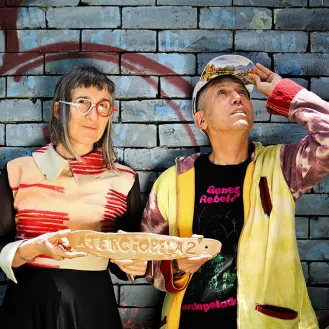 Aterciopelados sigue cosechando reconocimientos, explorando nuevos escenarios y llevando su arte por el mundo