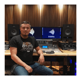 Julián Ramírez H. Guitarrista y vocalista Devöre